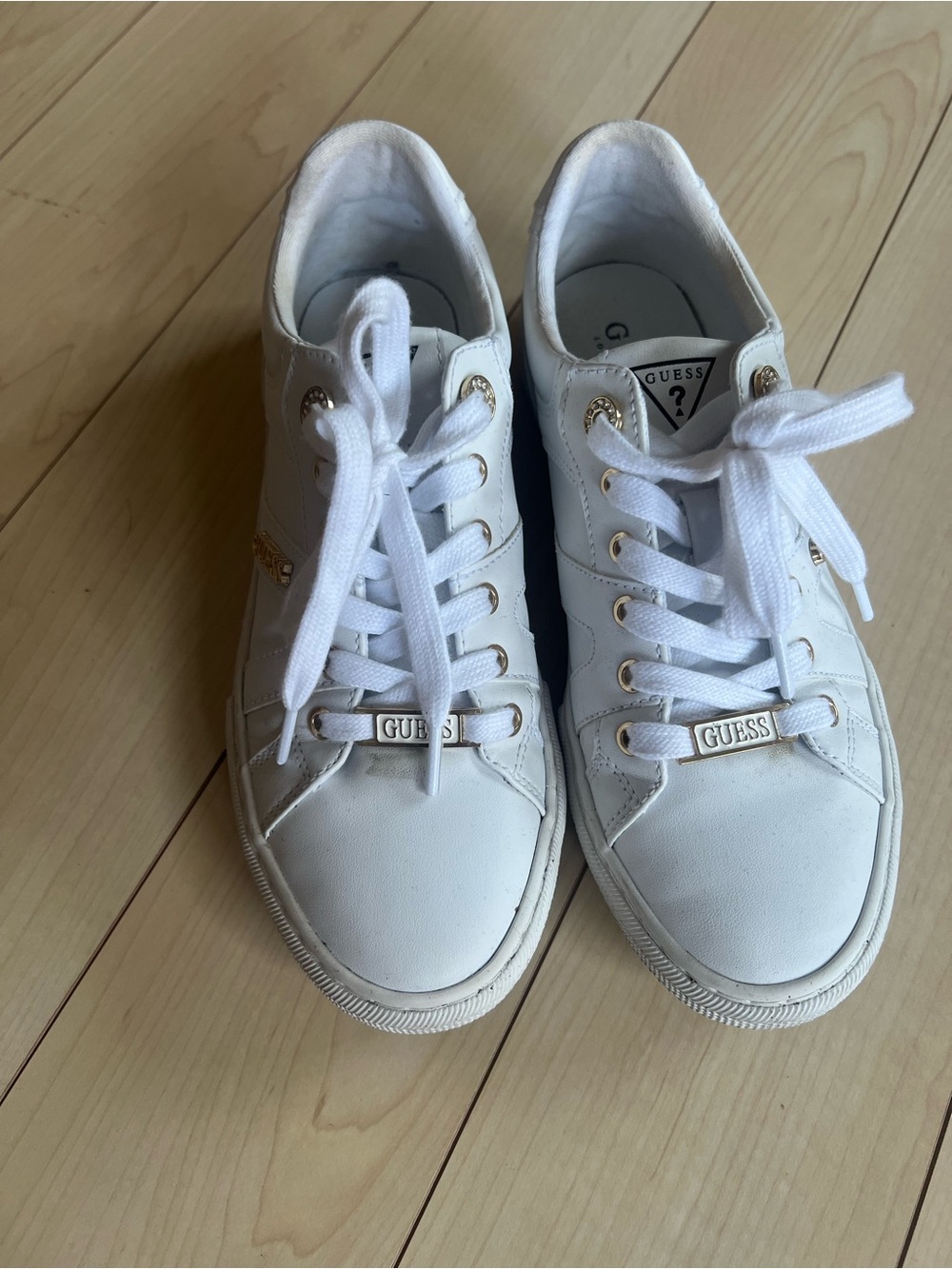 GUESS White Sneakers with Gold Accents